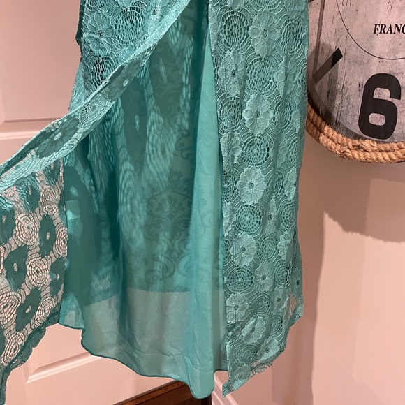 Vintage 90’s retro mint green crocheted sleeveless blouse with lining. - Picture 3 of 7